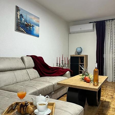 Apartamento Stan Na Dan Kozarska Dubica Bosanska Dubica Exterior foto