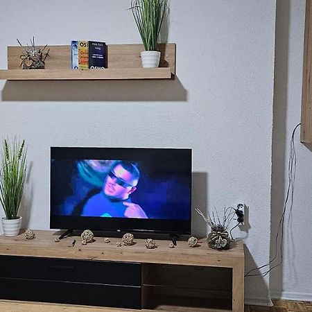 Apartamento Stan Na Dan Kozarska Dubica Bosanska Dubica Exterior foto