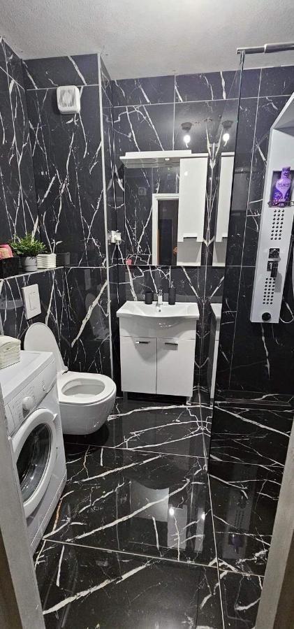 Apartamento Stan Na Dan Kozarska Dubica Bosanska Dubica Exterior foto