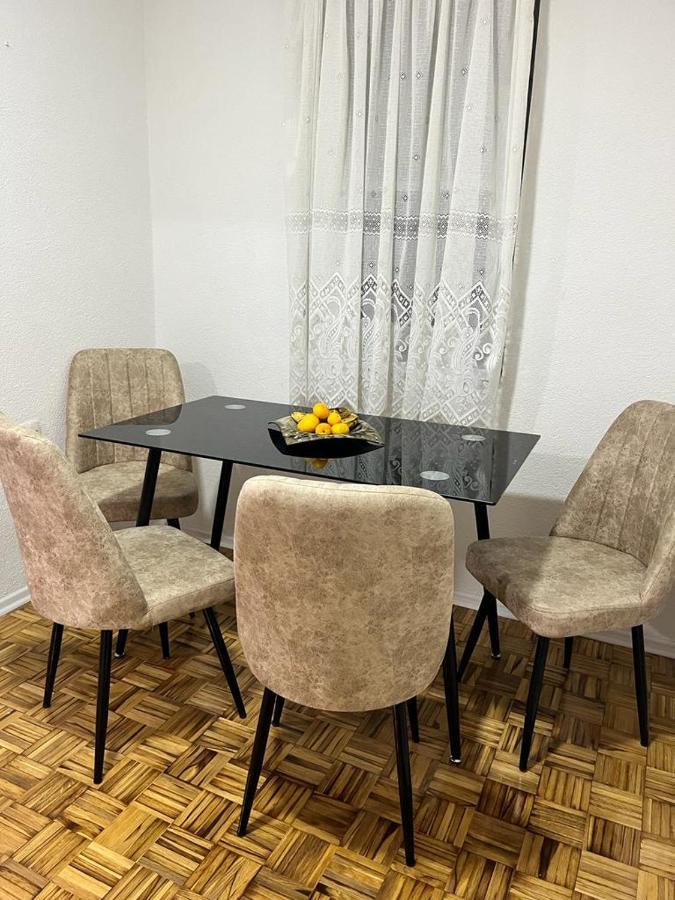 Apartamento Stan Na Dan Kozarska Dubica Bosanska Dubica Exterior foto