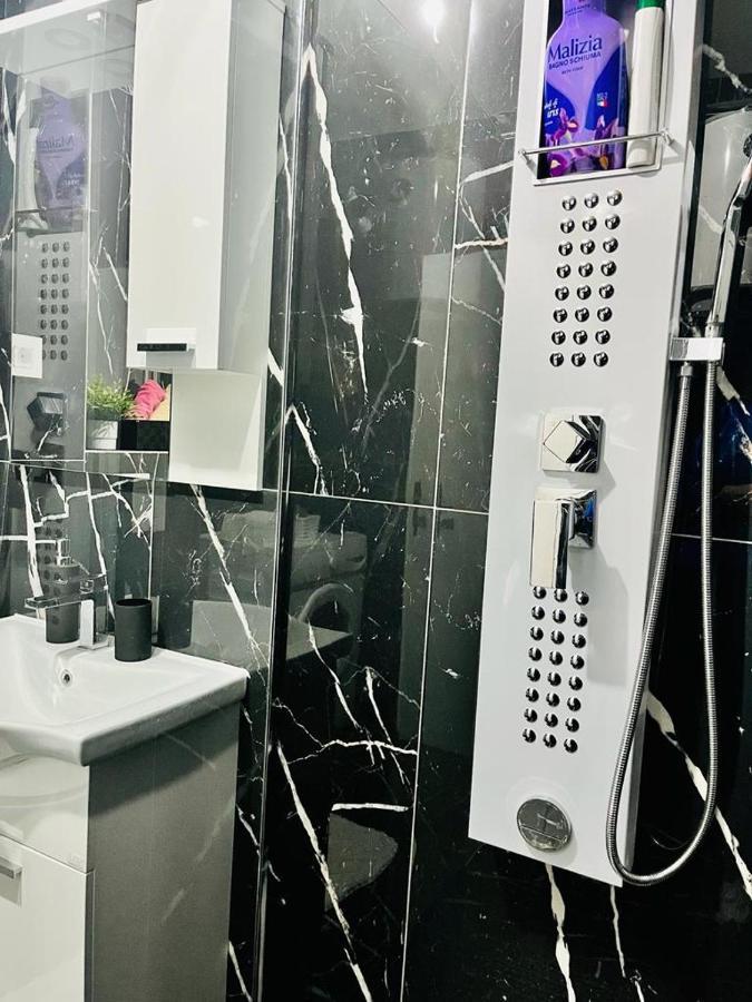 Apartamento Stan Na Dan Kozarska Dubica Bosanska Dubica Exterior foto