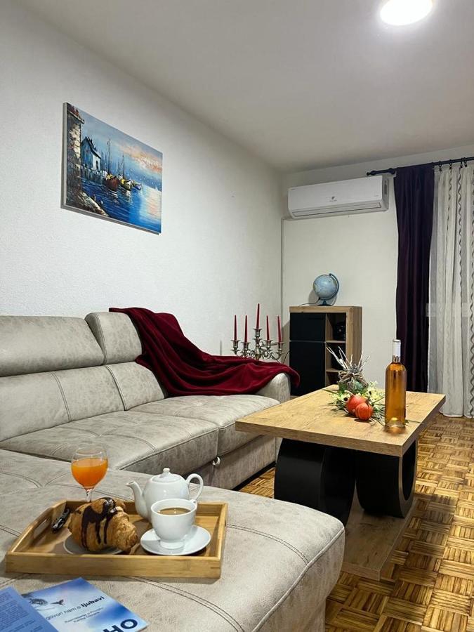 Apartamento Stan Na Dan Kozarska Dubica Bosanska Dubica Exterior foto